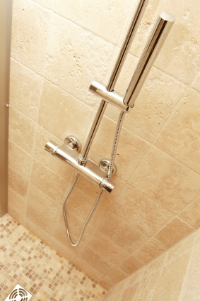 Pourquoi appliquer un revêtement hydrofuge sur sa paroi de douche ? - Nano  Protection - Le Blog